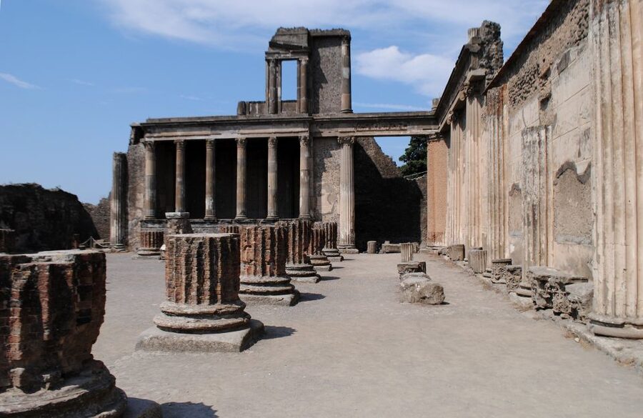 Pompeii Half-Day Coach Tour from Sorrento - Meeting point at Achille Lauro and how the day starts on time