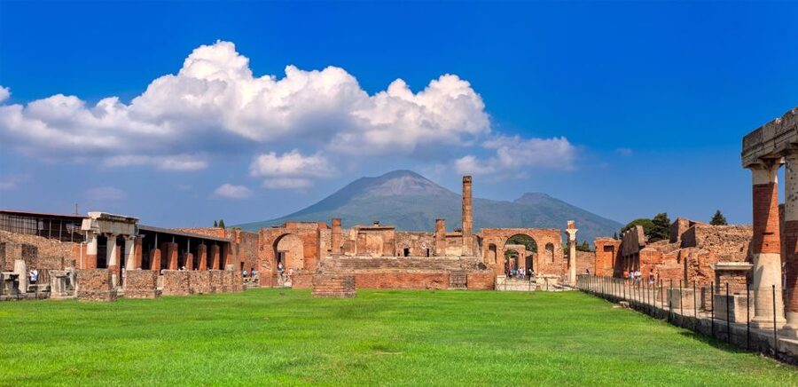 Pompeii, Herculaneum, and Vesuvius: Full-Day Tour - Leaving from Via Roma, 32, and How the Timing Works