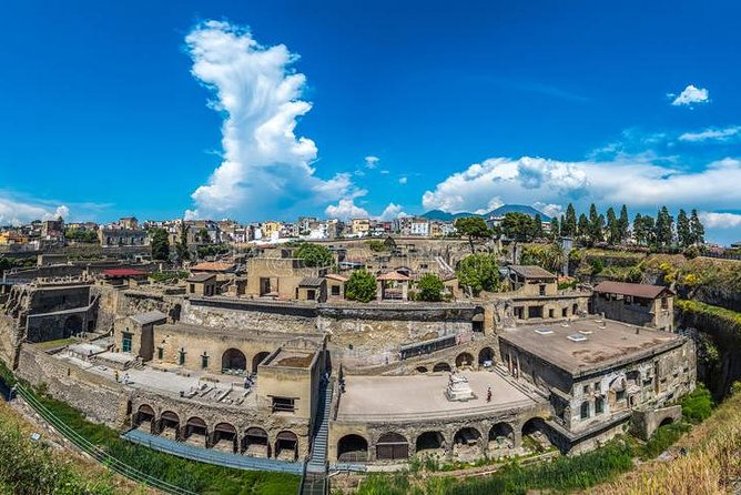 Pompeii & Herculaneum - Skip the line from Sorrento - Guides and Group Size: The Difference Between Seeing and Understanding