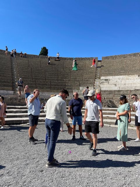 Pompeii in 2h and 30mnt: walk with local guide - What you see on the walk: houses, shops, and daily life