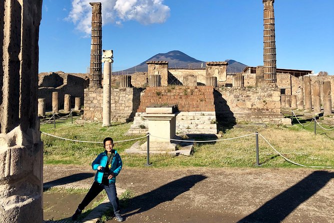 Pompeii New Discoveries Private Guided Tour - Meeting point at Piazza Esedra, 10: how logistics feel on the ground