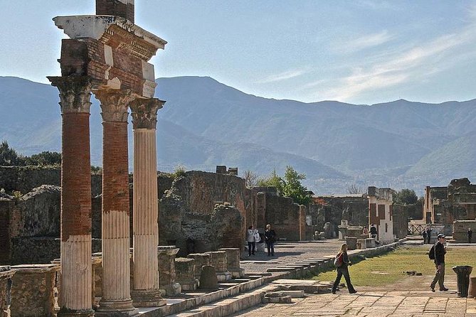 Pompeii New Discoveries Private Guided Tour - Pace, priorities, and how to judge the route you are getting