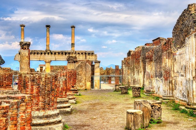 Pompeii Private & Personalized Tour with archeology expert guide - Getting in at Piazza Esedra and using your time wisely