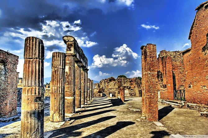 Pompeii Private Tour from Sorrento Entrance fees included - Inside Pompeii: how a 2-hour guided walk is designed to hit the best beats