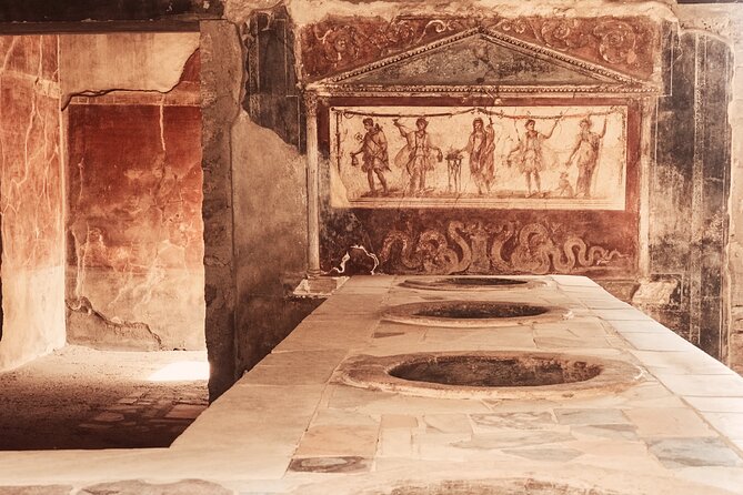 Pompeii Private Tour with an Archaeologist and Skip The Line - 3 hours - Skip the Line vs. Entrance Tickets: The One Spot to Double-Check