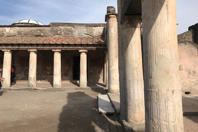 Pompeii Private Tour with an Archaeologist and Skip The Line - Via dellAbbondanza: the main street where you feel the city’s rhythm