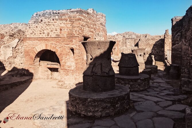 Pompeii Private Tour with an Archaeologist and Skip The Line - Foro di Pompei, Basilica, and the Temple of Jupiter: where power was performed