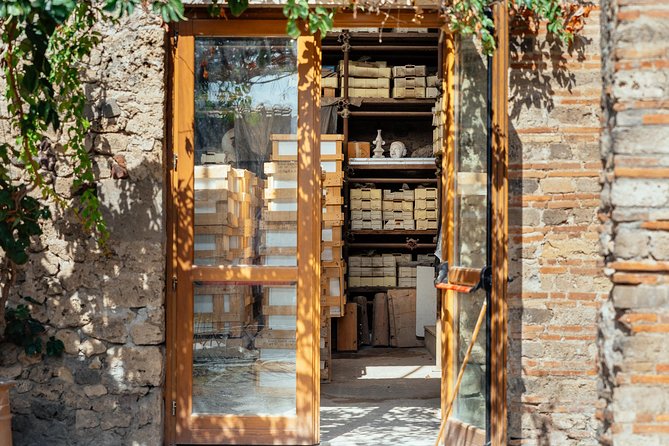 Pompeii PRIVATE TOUR With Locals: Ticket & Guide Included - How your local host shapes the route and your pace