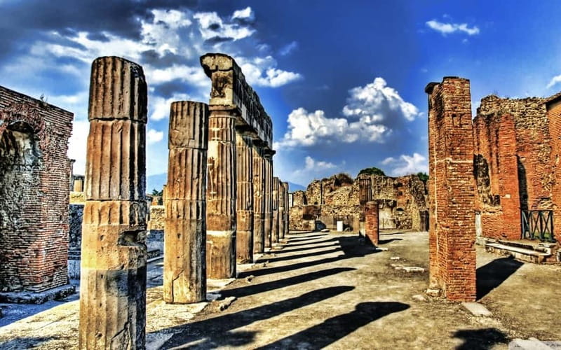 Pompeii Ruins 2-Hours Guided Tour and priority entry ticket - Key Points If You Want the Pompeii Fast Lane