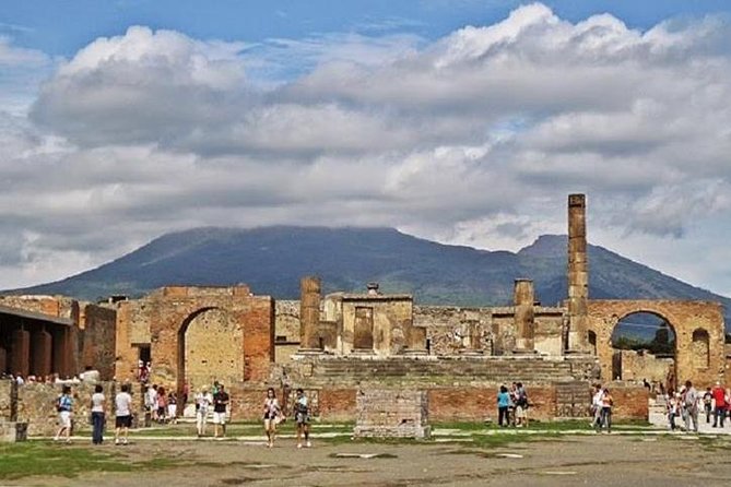 Pompeii Skip-the-Line Entry & Guided Tour with a certified guide - Stop 1: Foro di Pompei and the City’s Public Pulse