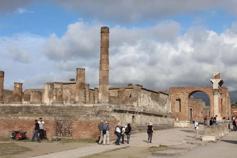 Pompeii: Skip-the-Line Guided Archaeological Discovery Tour - Vettius Placidus House and Thermopolium: Roman Fast-Food Logic
