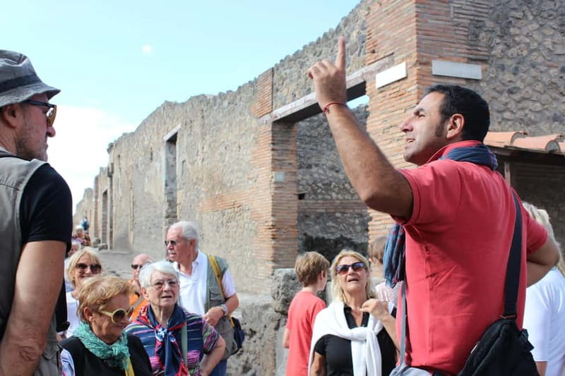 Pompeii: Skip-the-Line Guided Archaeological Discovery Tour - Where You Meet: Piazza Esedra and Finding the Right Kiosk