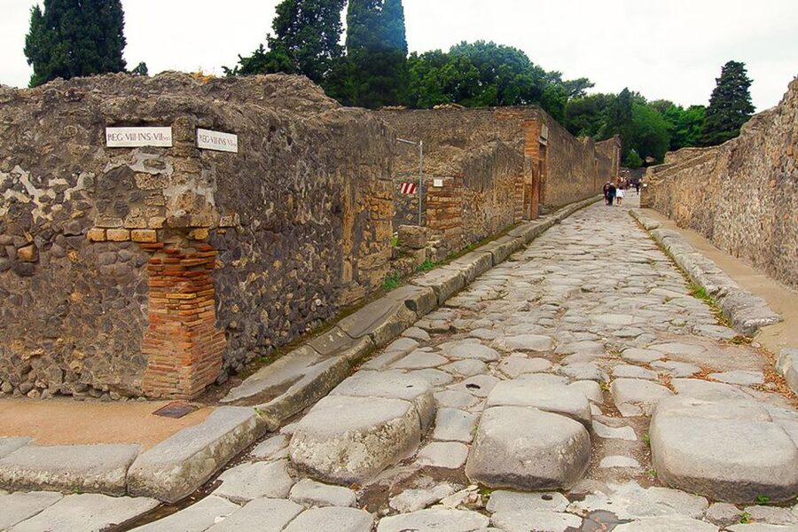 Pompeii: Skip-the-Line Guided Tour with Expert Archaeologist - Plaster Casts: The Most Emotional Part of Pompeii