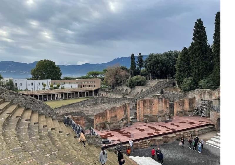 Pompeii: Skip-the-Line Private Tour with Archaeologist Guide - Amphitheater, gymnasium, baths, forum: the public Pompeii route