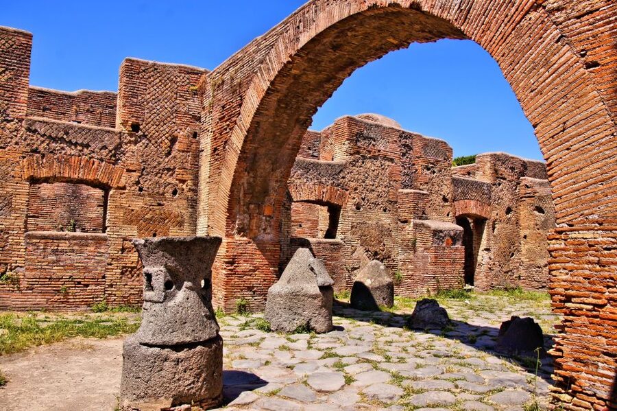 Pompeii Skip the line ticket+transfer from Naples - Pompeii in 6 hours: what this tour is really good at