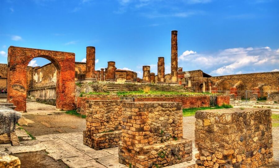 Pompeii Skip the line ticket+transfer from Naples - Audio guide and updated map: the smart way to not get lost