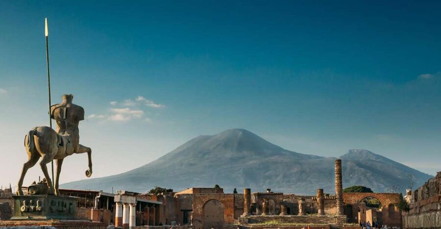 Pompeii Skip-the-Line Tkt +transfer from C/mare di Stabia - Pompeii highlights you can aim for: amphitheater and the casts of the eruption