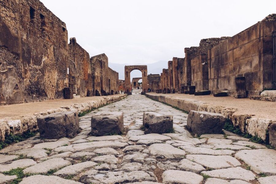 Pompeii Skip-The-Ticket-Line Tour with an Archeologist - Skip-the-ticket-line entry: saving your most precious hour