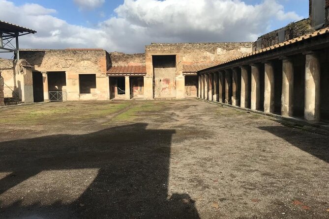 Pompeii Small Group Guided Tour with Skip-the-line Admission - Via dell’Abbondanza, the Forum, and the red-light district wall paintings