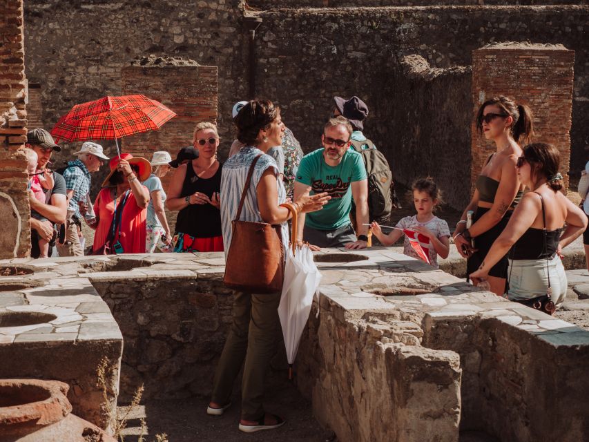 Pompeii: Small-Group Tour of Pompeii and Herculaneum - Circumvesuviana to Ercolano: the transfer that keeps the day moving