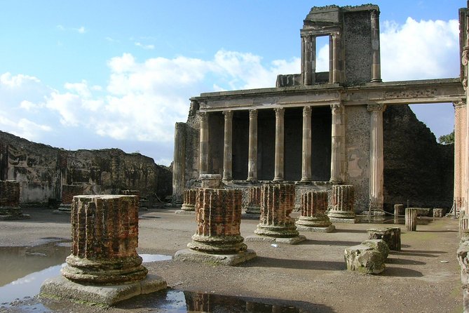 Pompeii: Small Group Tour with an Archaeologist - The Villa of the Mysteries for the 3-hour option