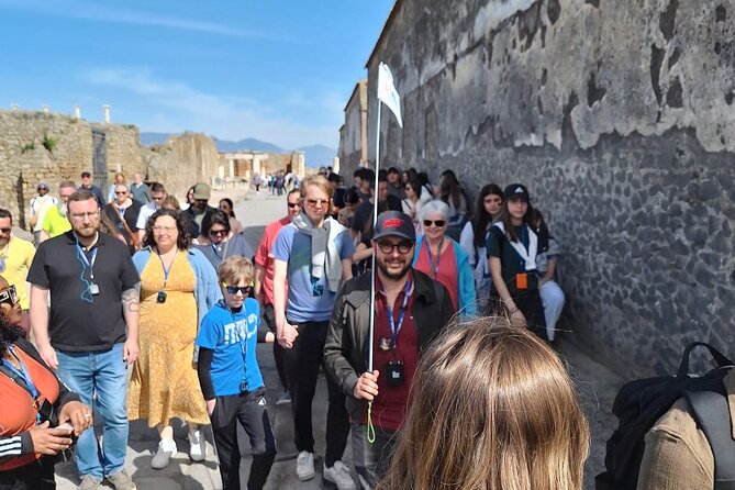 Pompeii small group tour with skip-the-line entrance included - Small group size, pace, and the 25-person reality check