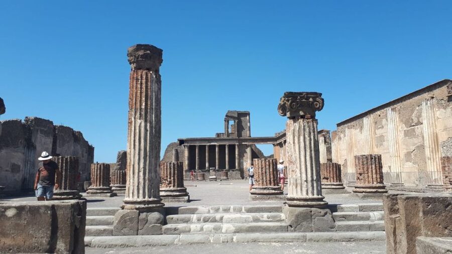 Pompeii Sunset tour for small group - Sunset photos: what you can expect at golden hour, and what to do if it rains