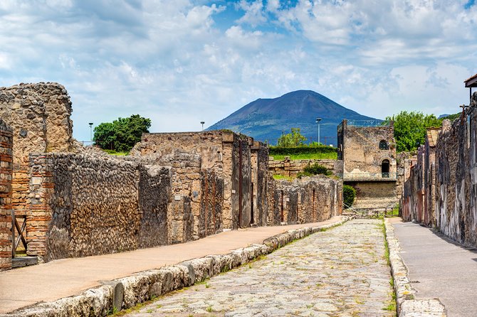 Pompeii & the Amalfi Coast Private Tour - Positano cliffs and photo stops: 2 hours for the postcard moments