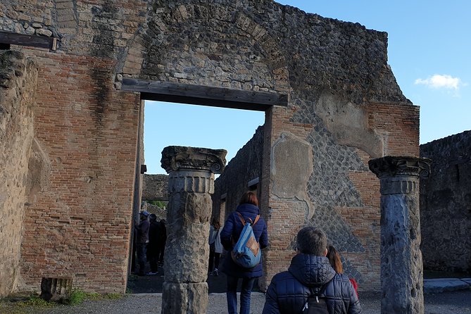 Pompeii tour with entrance ticket! - Language and communication: English narration