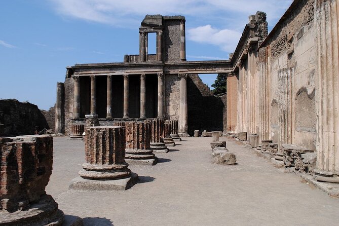 Pompeii Tour with Lunch and Wine Tasting from Positano - Transportation and Comfort: What to Watch For