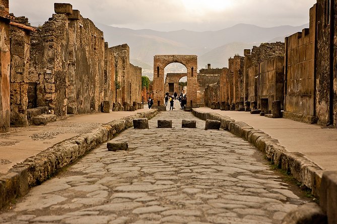 Pompeii, Vesuvius & Wine Tasting - Why this Sorrento day trip feels different