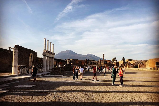 Pompeii & Vesuvius with Lunch & Wine Tasting from Positano - The Lunch and Wine Tasting: A Rest Break, Not Just a Pour