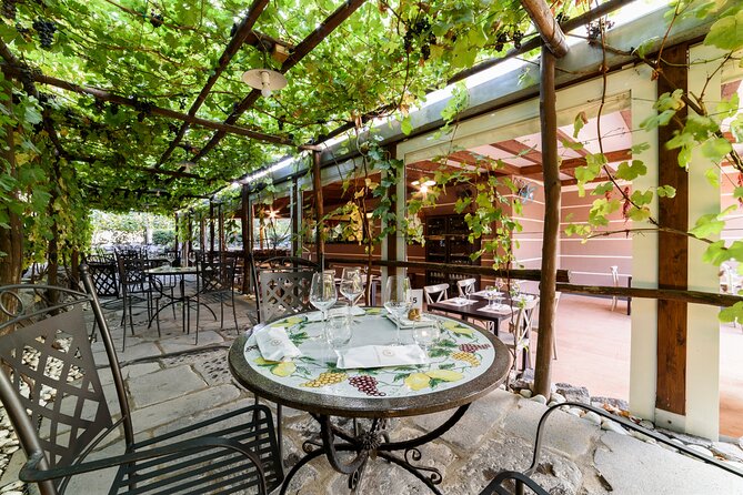 Pompeii Vineyard Escape: Private Wine Tasting & Lunch - Wine tastings: three pours, including sparkling, with a clear reason to pay attention