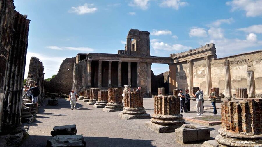 Pompeii VIP 3h Tour: Skip-the-line with your Archaeologist - The Garden of the Fugitives and the Proof of What Happened