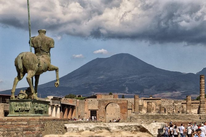 Pompeii Visit at its Most Peaceful Moment - Key things to know before your Pompeii sunset visit