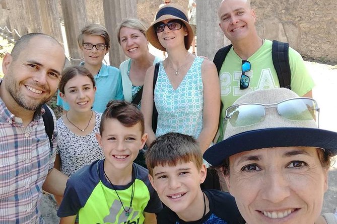 Pompeii walking tour - Piazza Esedra start point and how timing affects your visit