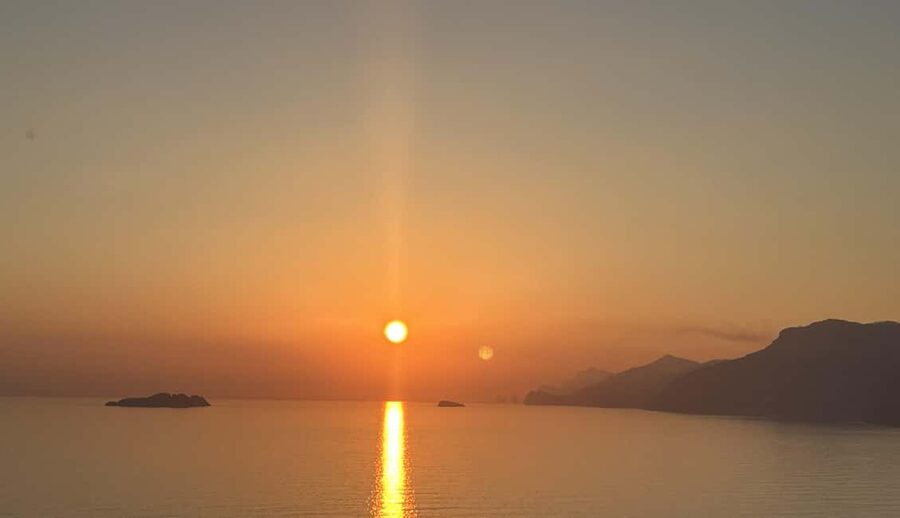 Positano: Amalfi Coast Sunset Group Boat Tour with Prosecco - How the 1.5 Hours Really Works for Your Evening Plan