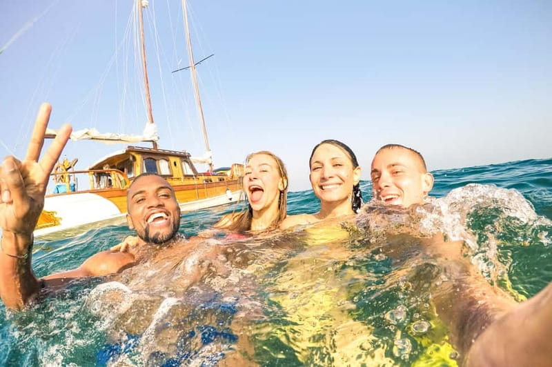 Positano: Boat Adventure, Caves, Beaches, Snorkeling, Amalfi - Positano dock to speedboat move: how the first 30 minutes set expectations