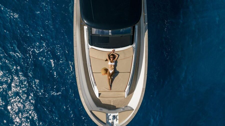 Positano: Boat Tour of Capri with Drinks and Snacks - When the sea gets rough: how to prepare and what to watch for