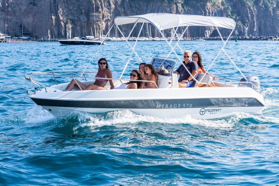 Positano: Boat Tour of Capri with Drinks and Snacks - Lunch on Capri, the easy plan and the real-world risk