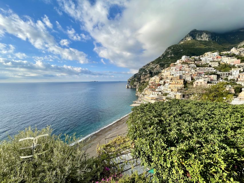 Positano: Old Town Walking Tour with Archaeologist Guide - The underground Roman villa with an archaeologist guide