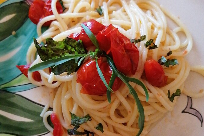 Positano Spaghetti experience - The family-style meal on the terrace, with time to slow down