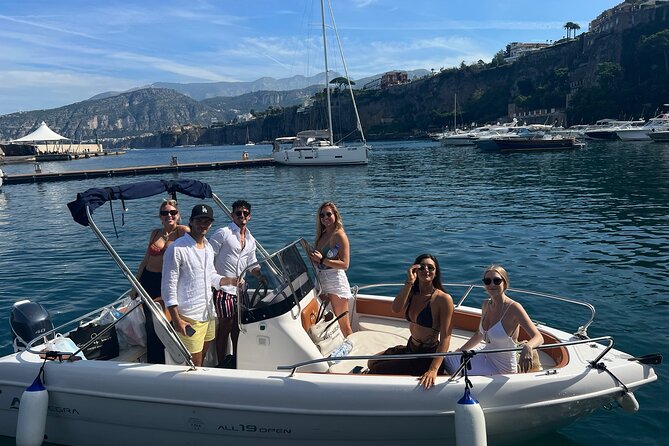 Private Boat Excursion with Skipper on the Amalfi Coast - The route: how the day flows from Positano to Bagni Regina Giovanna