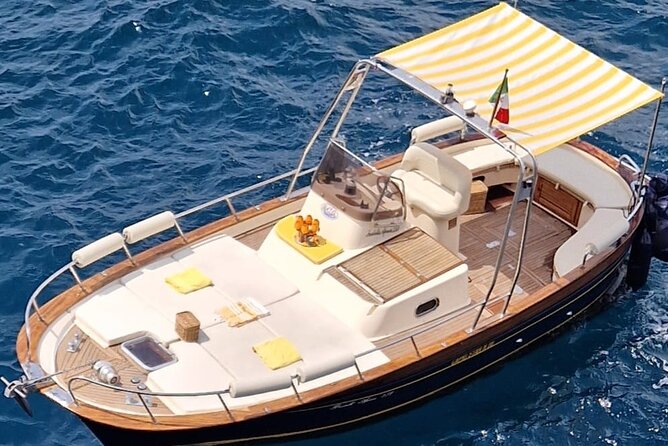 Private boat tour Capri Full day - Caves, small bays, and swims between Capri and the Amalfi Coast