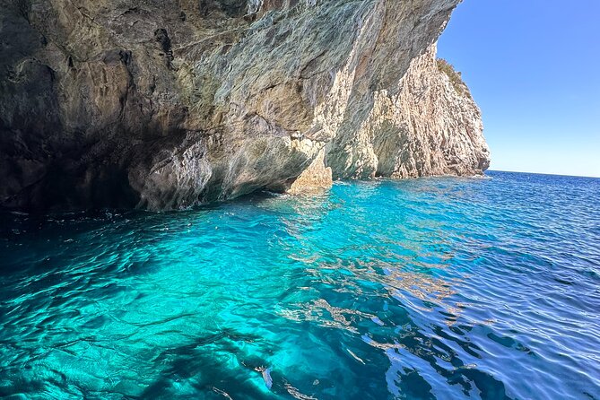 Private Boat Tour of Capri Island - The Blue Grotto decision: optional by wait time, €18 entrance fee extra
