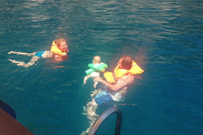 Private boat tour of Capri (relaxation tour three hours) - Meeting at Pier 21: how to make the boarding day feel easy