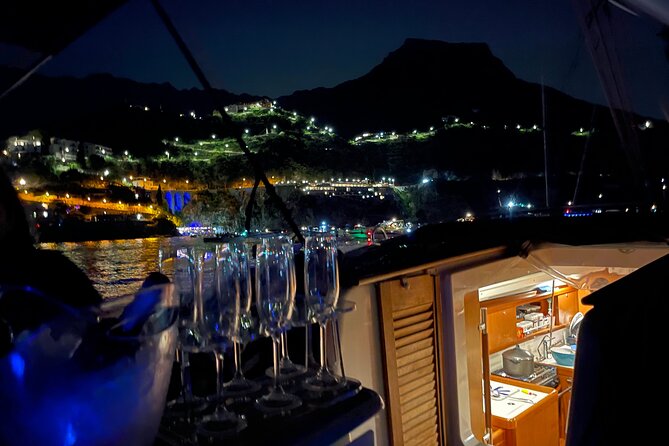 Private boat tour of the Amalfi coast or Capri - Price and what $846.56 per group really buys you