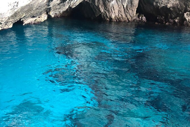 Private Boat Tour to discover Capri - From Porto di Sorrento at 9:00, your private Capri day starts quickly