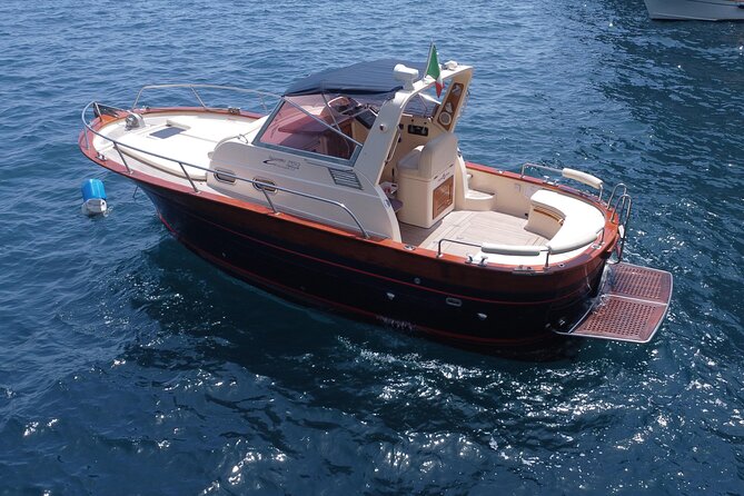 Private Boat Tour to discover Capri - Grotta Verde and Punta Carena Lighthouse: south side beauty and a navigational landmark