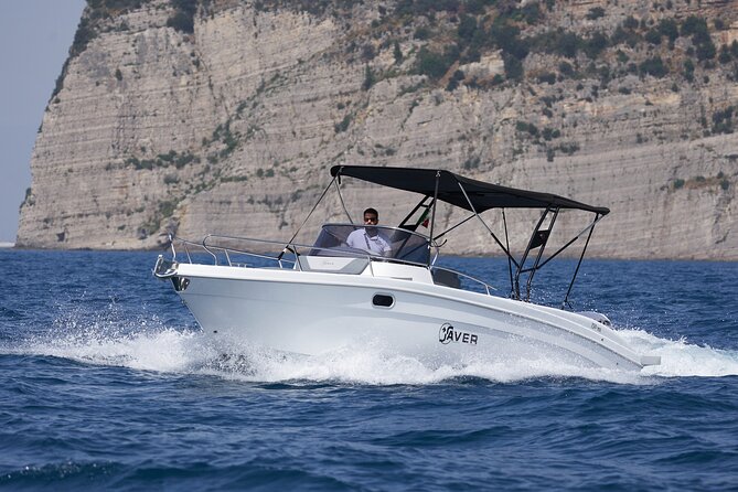 Private Boat Tour with Saver 7.50 WA - A private Capri day that’s built for time on the water